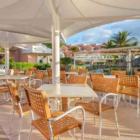Wyndham Grand Cancun All Inclusive Resort & Villas-2